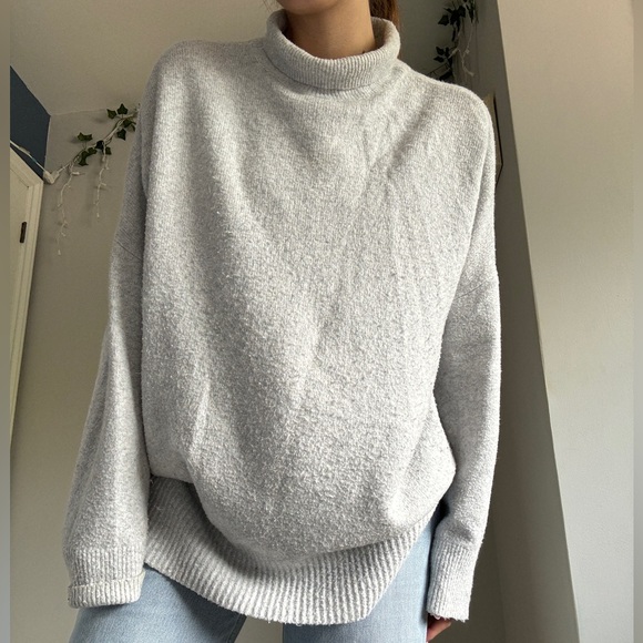 Abercrombie & Fitch Grey Oversized Turtleneck Sweater - Picture 1 of 5
